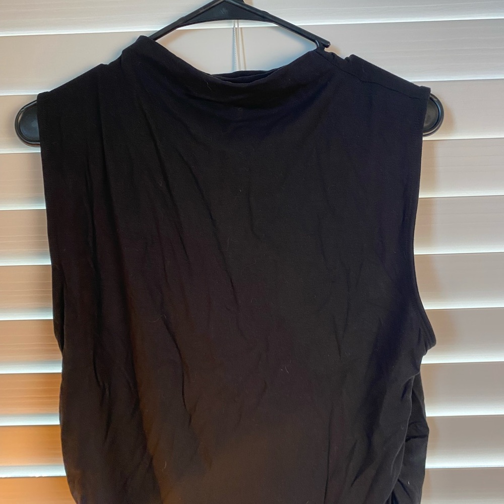 Old Navy Women's Black Muscle Tee